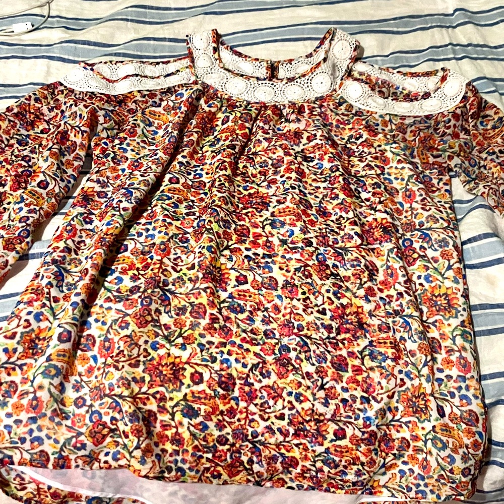 Daniel rainn gorgeous off shoulder with sleeve floral print top